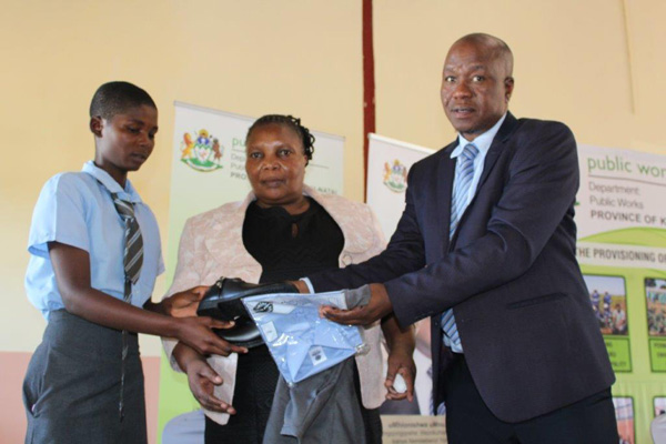 Cabinet-OSS-visits-uMkhanyakude-District_12